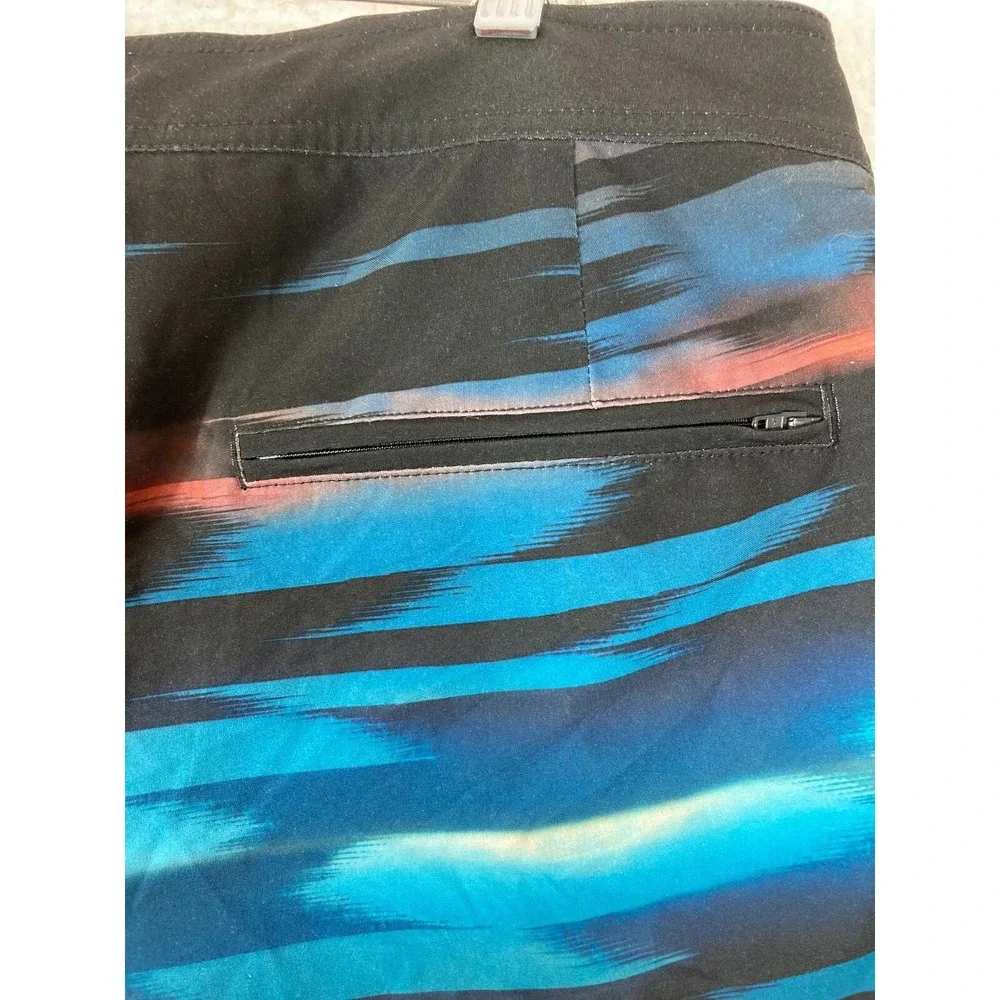American Eagle Outfitters Mens Board Shorts‎ Blue Black Abstract Stripe Size 38